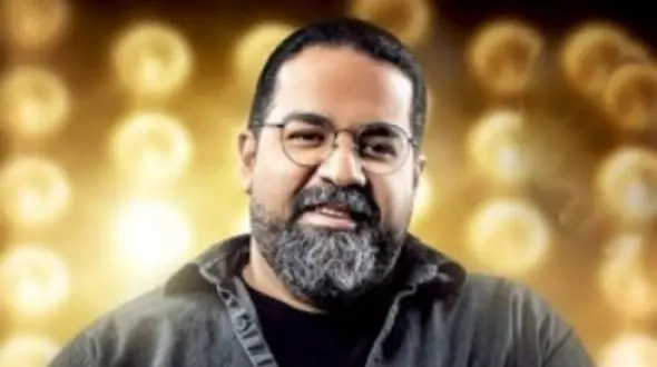 (عکس) نگاهی به امضای زیبا رضا صادقی خواننده خوش صدا/ چه هنرمندانه و زیبا از اسمش استفاده کرده