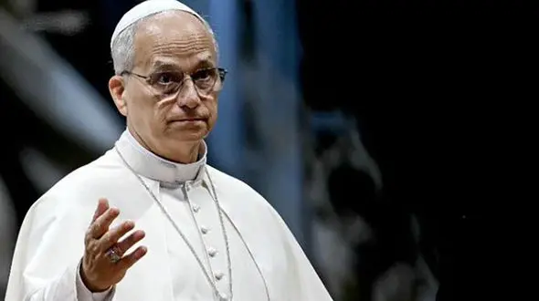 پاپ لئو همراه آرنولد شوارتزنگر + جزئیات