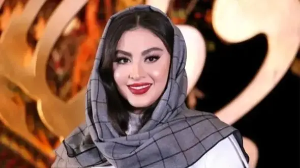 مریم مومن و خاطره آوازخوانی روی درخت در دوران مدرسه / می رفتم بالای درخت... آواز می خوندم...