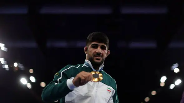 قهرمان المپیک، ‌عضو افتخاری هلال احمر شد + عکس