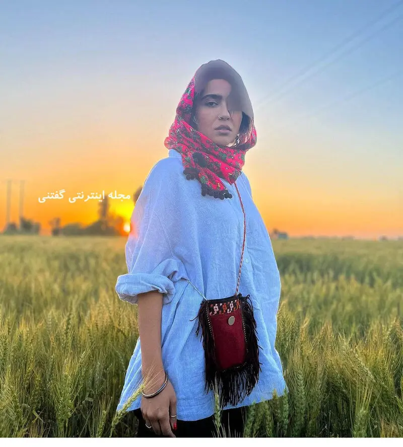 مونا کرمی