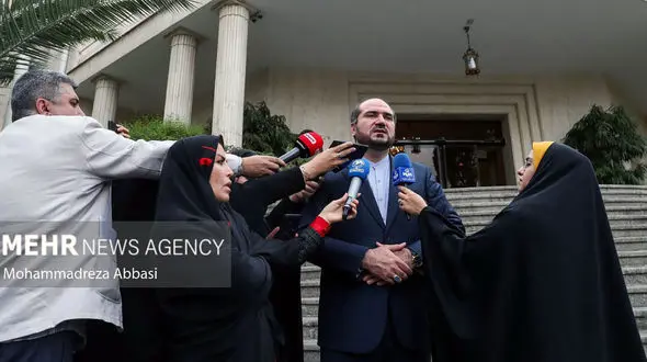 از فردای روز انتخابات در نهاد ریاست جمهوری و معاونت اجرایی بودم