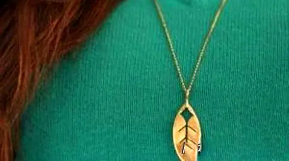 نحوه ست گردنبند با لباس های مجلسی +عکس