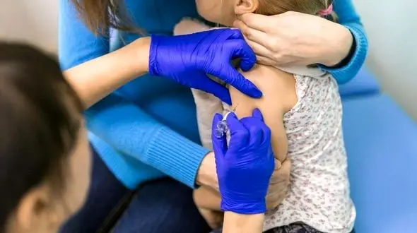 چه واکسنی به کودکان و نوجوانان تزریق می شود؟