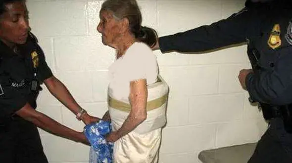 دیدنی ترین عکس از پیرزنی لاغر 94 ساله که قاچاقچی ماری جوانا بود / در امریکا لو رفت