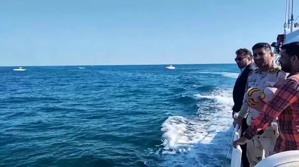 کشف بیش از یک میلیون لیتر سوخت قاچاق در خلیج فارس/ قاچاقچیان یک میلیون لیترسوخت دیگر را به دریا ریختند