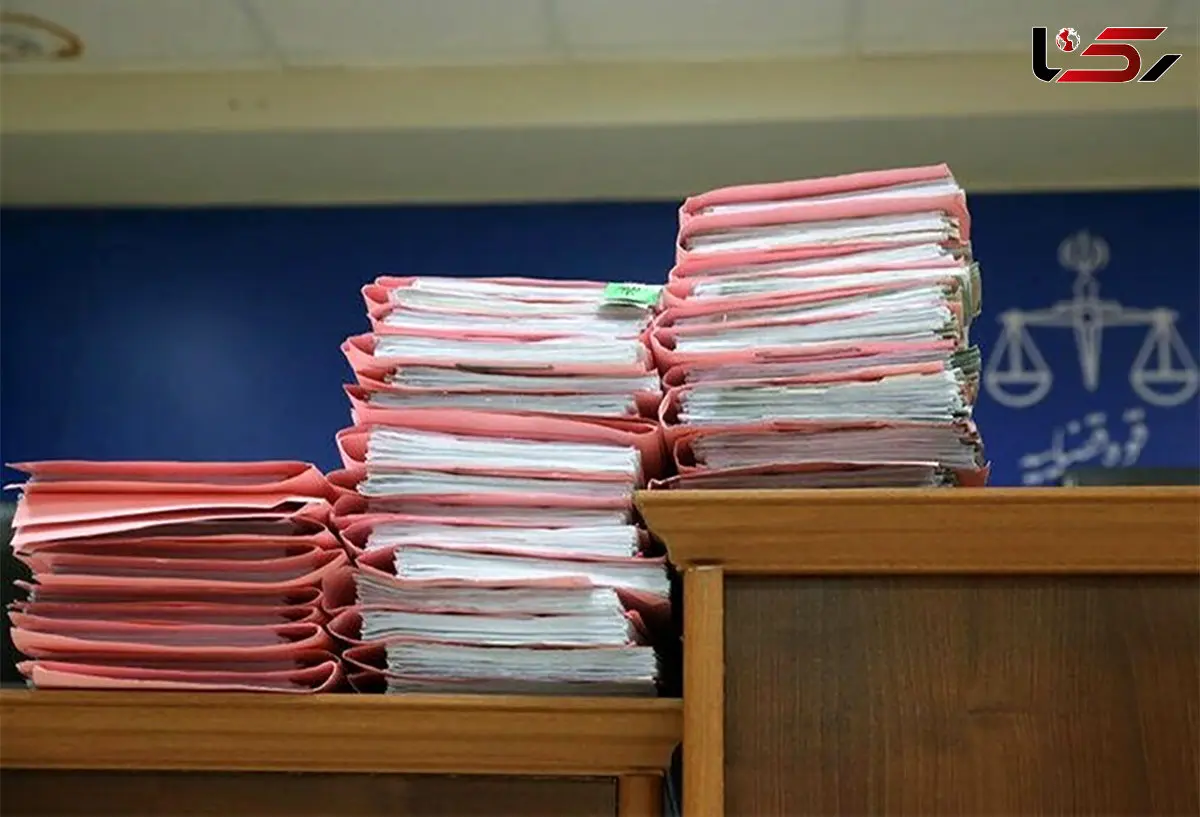 اقدام قوه قضائیه برای حل مشکل پرونده های پرونده نگین غرب و مروارید غرب / نگین غرب ۱۵
هزار و ۸۵۰ نفر شاکی داشت