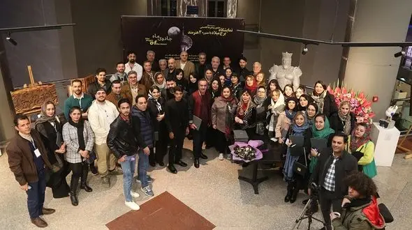 استقبال و تقدیر اساتید و هنرمندان جوان از نمایشگاه هنرهای تجسمی و صنایع دستی «جادوی ماه»