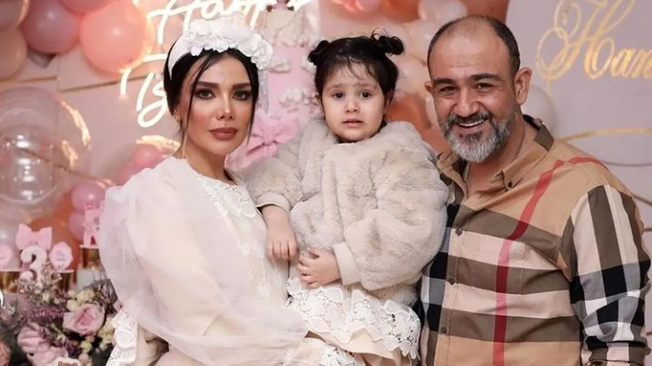 عکس منشوری همسر مهران غفوریان با سگ میلیونی اش ! / چهره پیرش لو رفت !