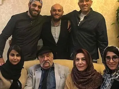 عشق پدرانه داریوش ارجمند به عروسش یاسمینا باهر: من یاسمینا رو دوست داشتم اما فکر نمی کردم روزی عروسم شود/دخترم هم دندانپزشک است