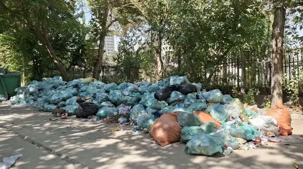  وقتی ابتدایی ترین وظیفه شهرداری زمین می‌ماند؛ بحران نظافت در تهران /  شورای شهر در سکوت!  