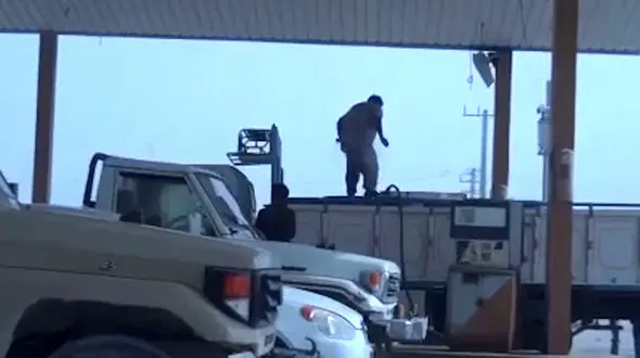 قبرستان سوخت بران بلوچ لب مرز ! / داد بی داد مانده ی سوخت بران بلوچ + فیلم