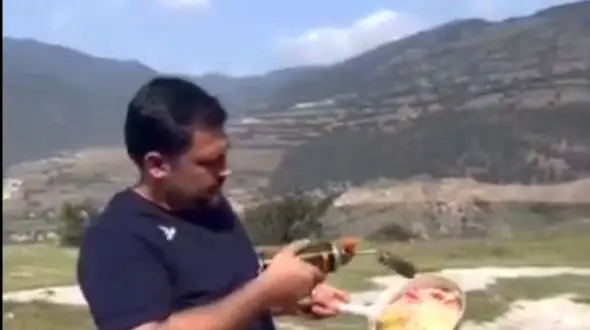 مدیرکل استانداری خوزستان آشپز شد! / آقای مدیر چه غذایی درست کرد+فیلم