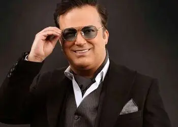 فیلم/ سلیقه خاص همسر حامد آهنگی در دکوراسیون منزل دوبلکسشان /  اعیانی با ورودی جذاب تا مبلمانی یاسی رنگ ، آشپزخانه‌ای درندشت با لوازم برقی لوکس