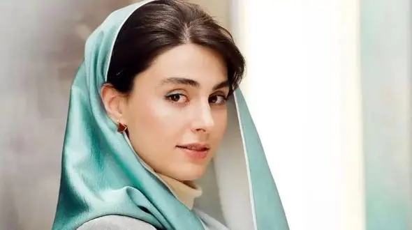 لاله مرزبان را در این عکس نمی شناسید ؟! /  تغییر چهره و ژست خارجی !