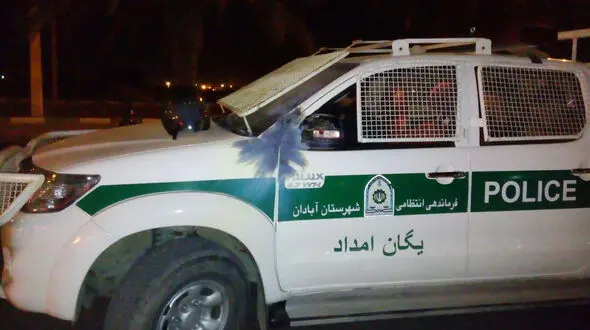 حمله مزاحمین نوامیس به پلیس آبادان در چهارشنبه سوری / 50 نفر دستگیر شدند +تصاویر