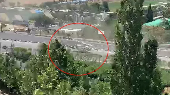 فرود هلی کوپتر وسط اتوبان ارتش! /  قلبی که از بوشهر به تهران پرواز کرد + فیلم