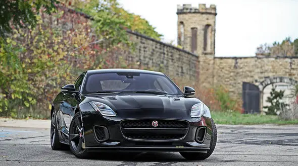 جگوار اف تایپ 400 پلنگ سیاه خاص