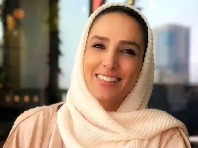 عکس / نگاهی به چیدمان جذاب سفره شب یلدای اصیل و فوق العاده زیبای سوگل طهماسبی