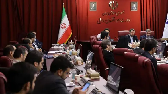 نشست اقتصاددانان با محسن رضایی و احسان خاندوزی/ راهکارهای حل برخی چالش ها ارائه شد