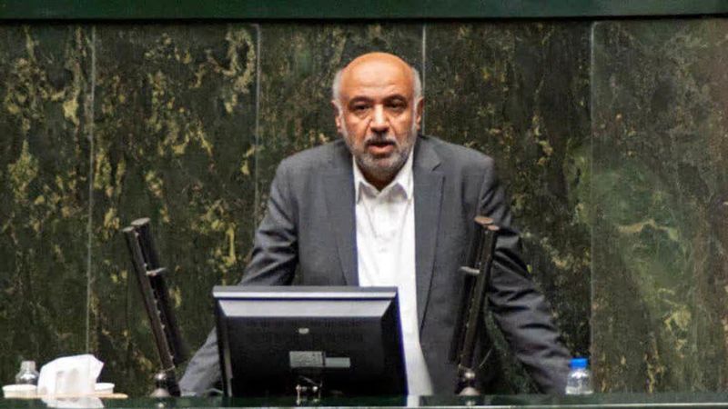 	احمد میدری در جلسه علنی مجلس کارت زرد اول را گرفت	