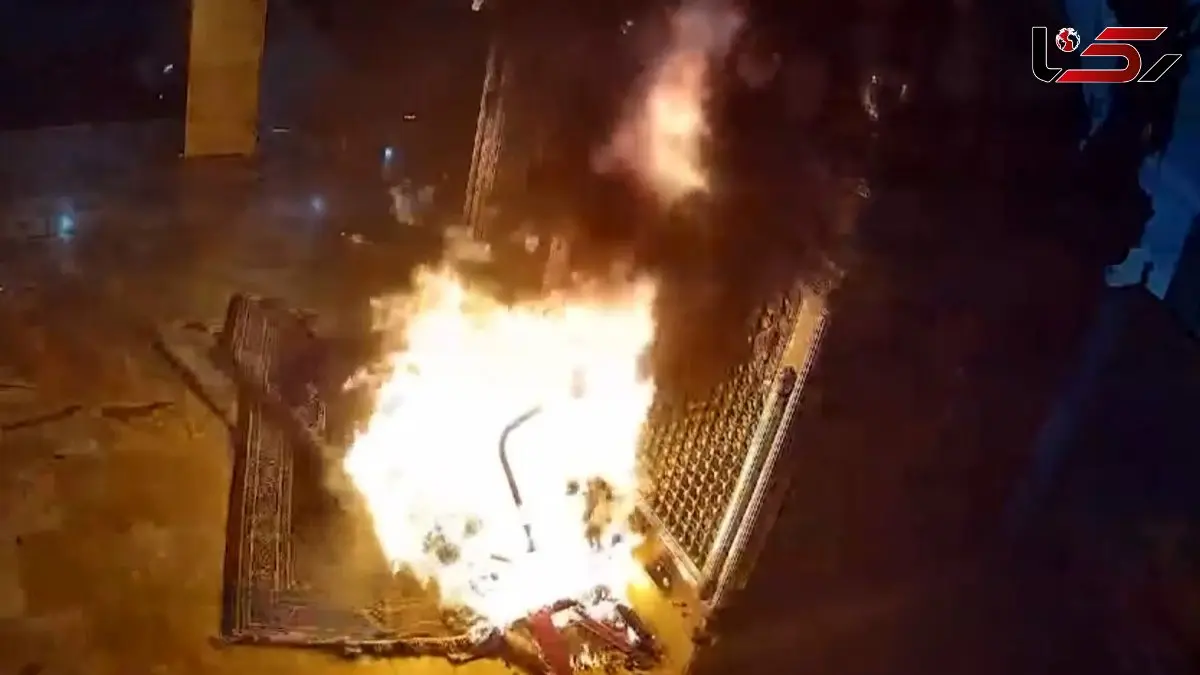 فیلم لحظه به لحظه آتش زدن ضریح حرم و مقبره توسط مردان نقابدار 