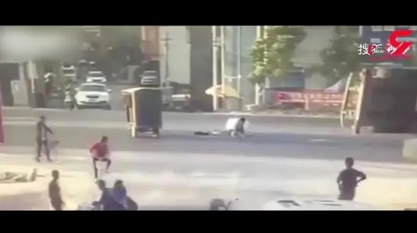 این مرد باید می مرد اما زنده ماند + فیلم لحظه حادثه