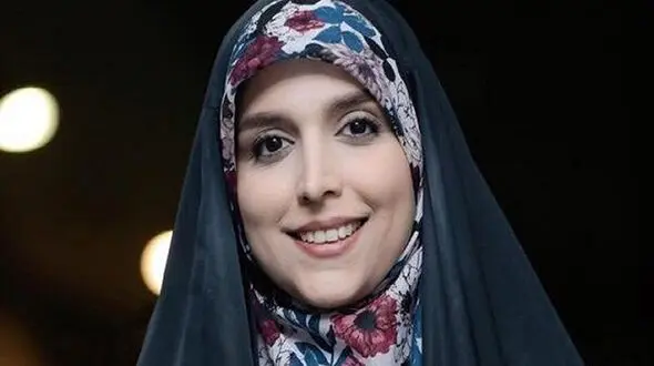واکنش مژده لواسانی به پیامک کشف حجابش ! / خانم مجری چادری چه گفت ؟!