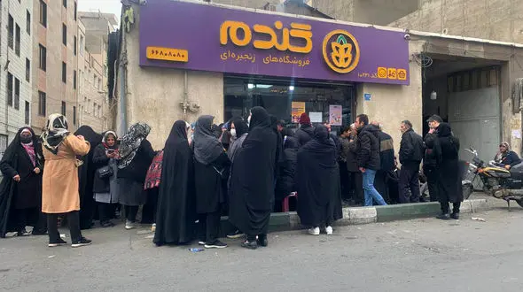 صف کالابرگ در جنوب تهران/مرتضوی: هیچ صفی برای دریافت کالا برگ وجود ندارد