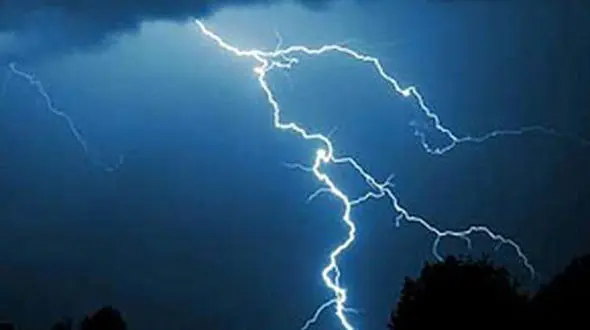 ترس و وحشت از رعد و برق مردی را در گیلان‌غرب کشت 