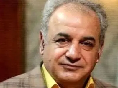 فیلم/شعرخوانی عاشقانه رشید کاکاوند از انوری که کل وجودت رو به لرزه میندازه/ از وصل تو بر کناره می‌باید زیست، با سینهٔ پاره پاره می‌باید زیست