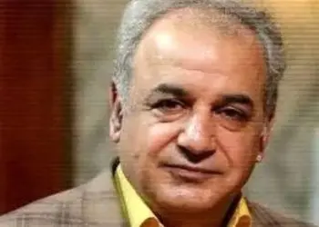 فیلم/شعرخوانی عاشقانه رشید کاکاوند از انوری که کل وجودت رو به لرزه میندازه/ از وصل تو بر کناره می‌باید زیست، با سینهٔ پاره پاره می‌باید زیست