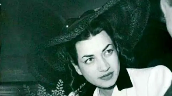 عکس سفر در زمان  / «اشرف پهلوی در کنار بهروز وثوقی» 