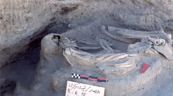 کشف اسکلت‌های 23 دختر جوان در هفت‌تپه اصفهان + عکس ها