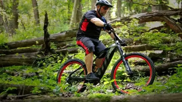 معرفی دوچرخه برقی آئودی مدل 2025 با طراحی مسابقه‌ ای