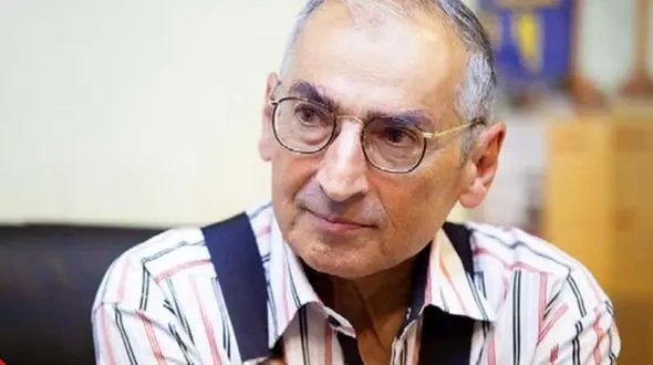 تکذیب خبر بازداشت زیباکلام در مسیر نمایشگاه کتاب 