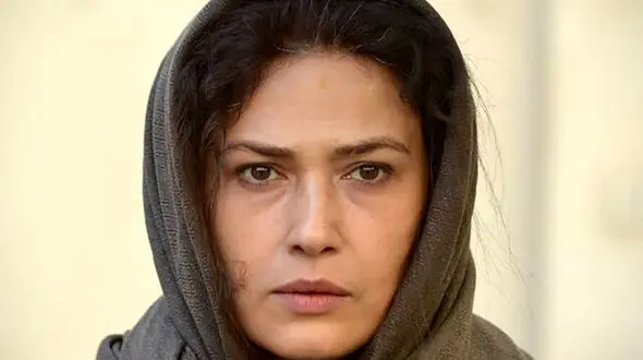 لادن مستوفی در فیلم سینمایی «برف آخر» 