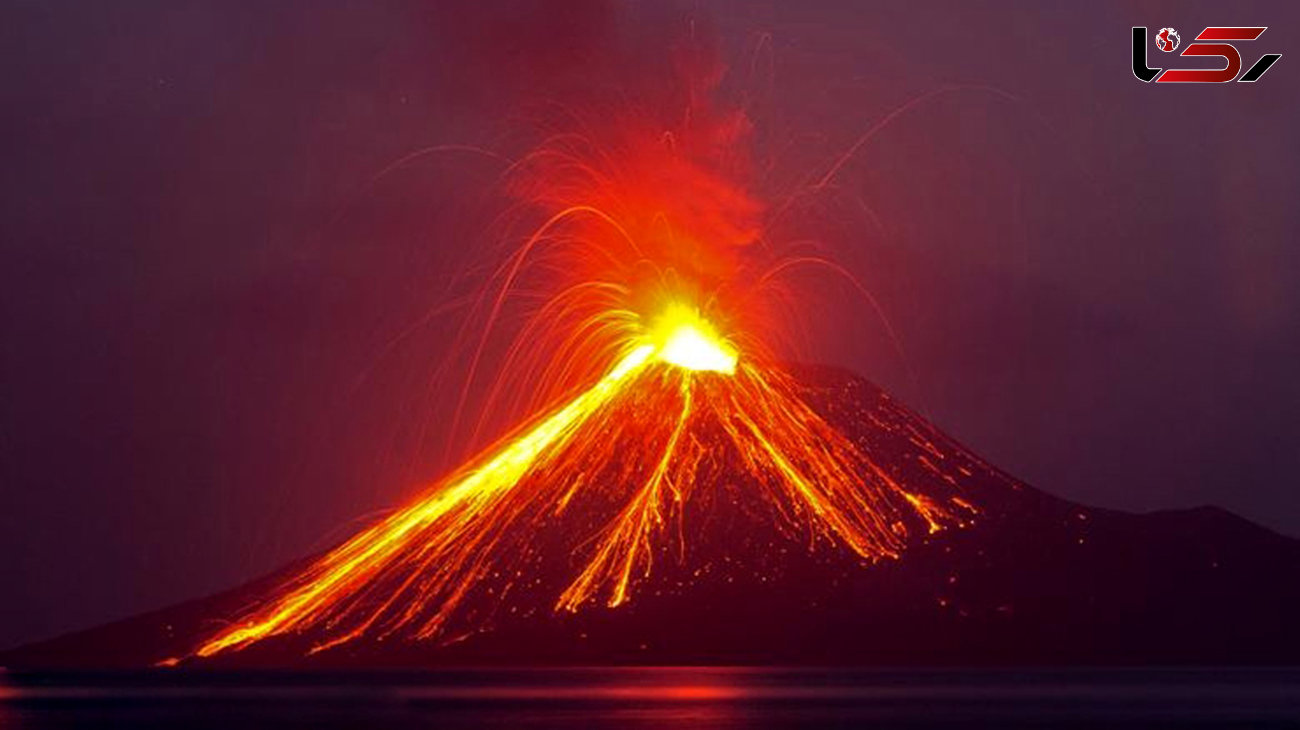 فوران گدازه‌های آتشفشان «کراکاتوا» در سوماترا +عکس 
