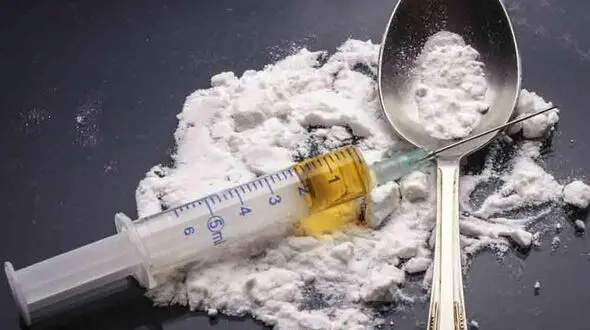 توقیف پژو 405 هروئینی در کرمانشاه/ متهم گریخت