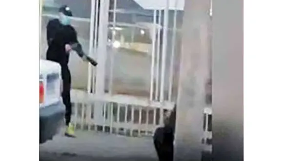 شلیک 18 گلوله برای انتقام از شاکی / سیامک با پرونده ناموسی زندان بود