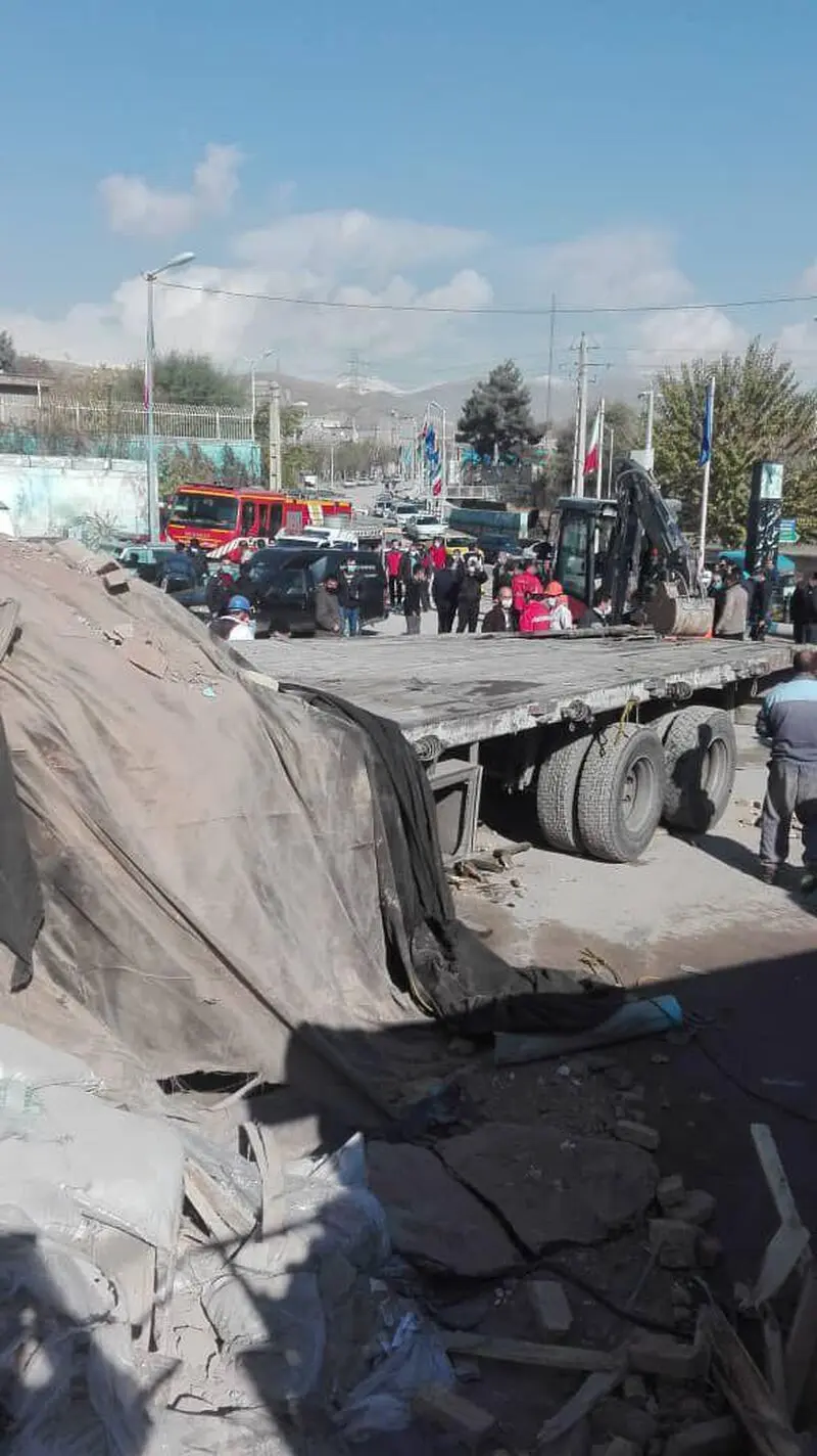ورود کامیون به خانه پردیس