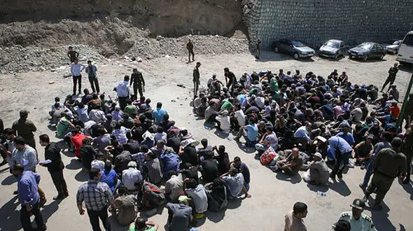 جمع‌آوری بیش از ۱۰۰ معتاد تابلو و خطرناک در رباط‌کریم