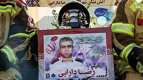 پیکر شهید آتش نشان قریب رضا دارابی تشییع شد + عکس