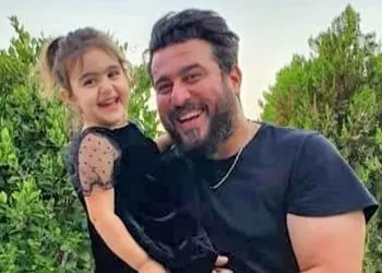 فیلم/ تفاوت فاحش محسن کیایی و دختر خانم نازش از لحاظ علاقه به سیرابی / یه خورده از دخترت یاد بگیر