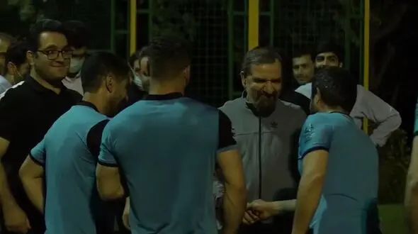 محسن رضایی پا به توپ شد