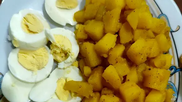 ترکیب تخم مرغ و سیب زمینی؛ آیا واقعا خطرناک است؟ / فیلم آموزشی