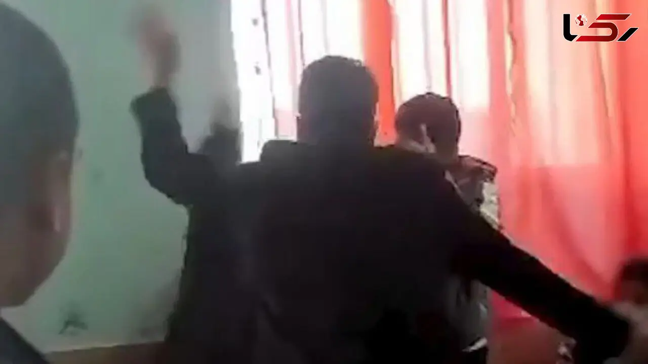 جنجال کتک زدن یک دانش آموز توسط معلم شیرازی / برخورد جدی با معلم خشن