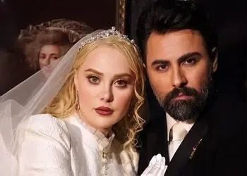 اولین عکس آرام جعفری و همسرش بعد عروسی پرحاشیه شان  با استایل‌های یلدایی / چه چیدمان و سلیقه جذابی ...