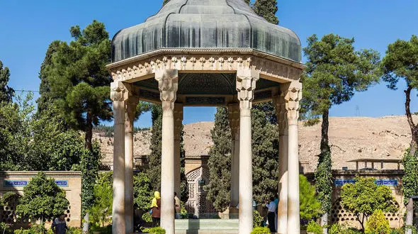 فال حافظ امروز / 22 تیر ماه با تفسیر دقیق + فیلم