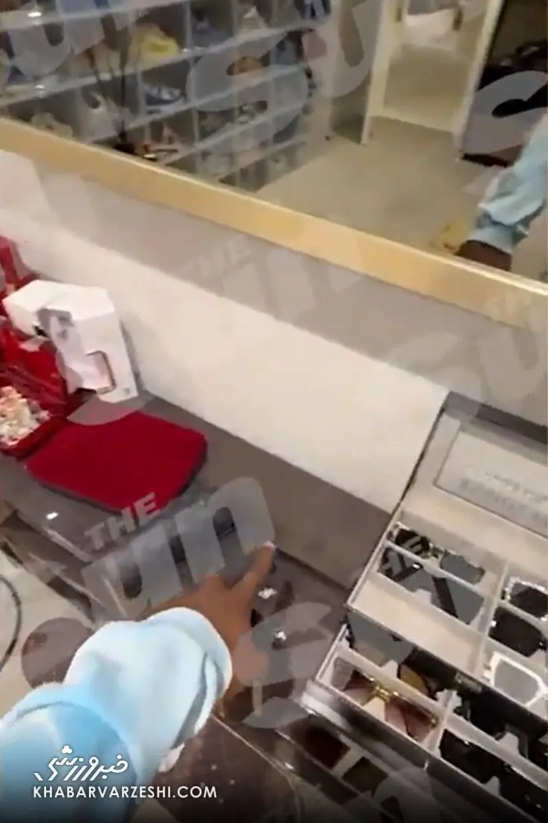 سرقت ساعتهای گران‌قیمت بیسوما